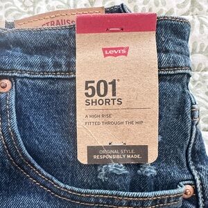 NWT - Levi’s 501 shorts - Size: 31